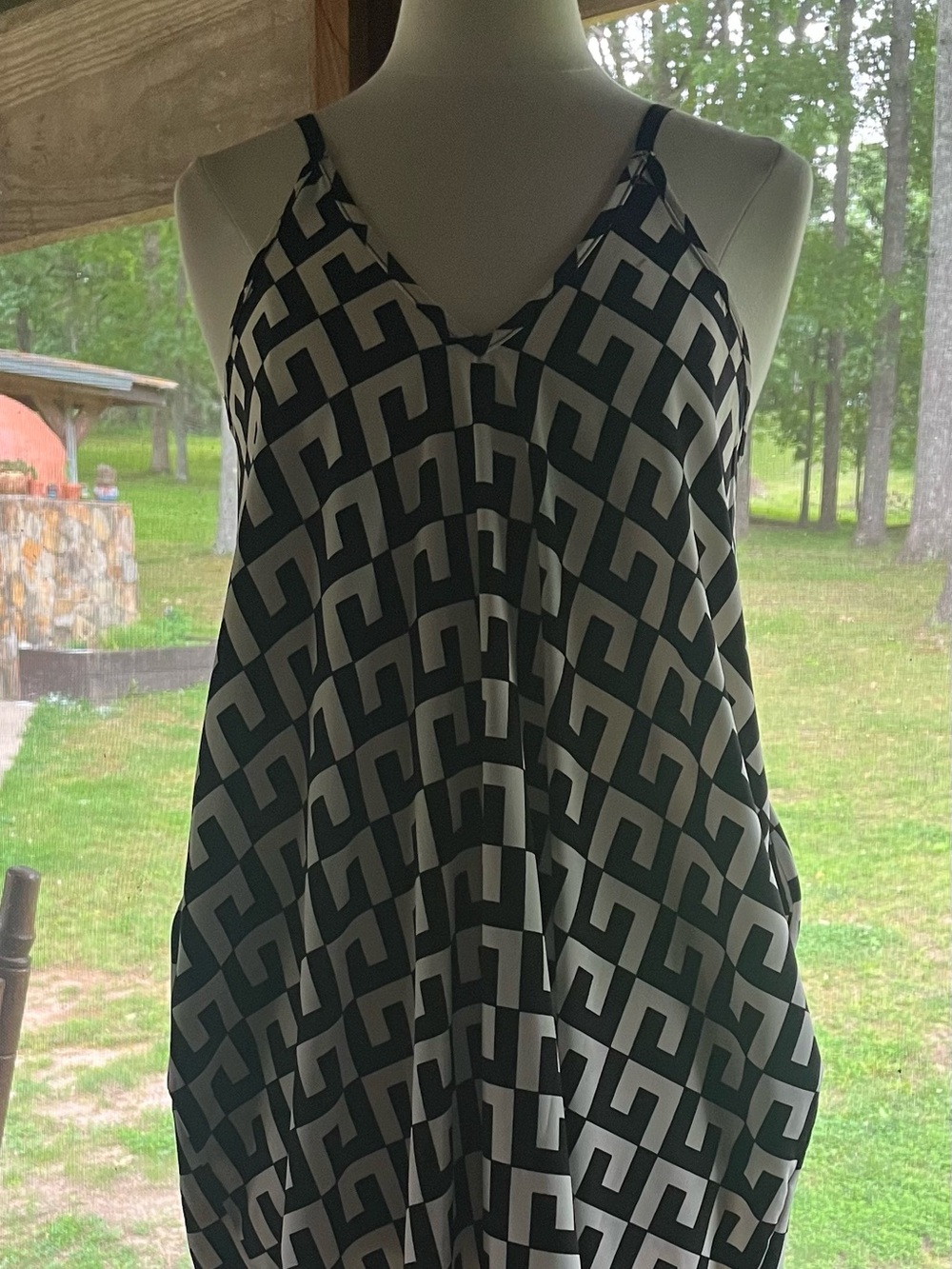 Black and cream maxi dress. Super flattering!